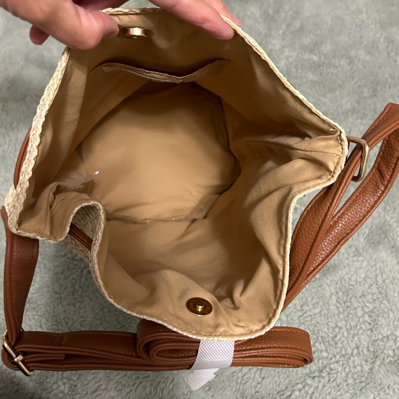 Brand new cute bucket bag with drawstring closure and inside snap - Picture 5 of 5